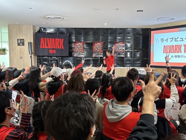 たつをさんと全体の写真