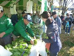 画像　農産物即売会の様子
