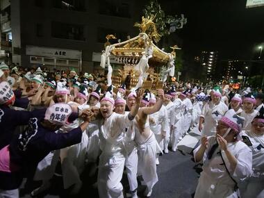 That the Kurayami Matsuri festival was held, picture