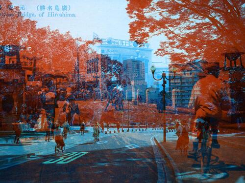 カラーを反転させたビル街の写真