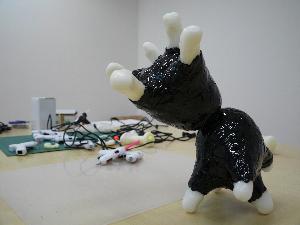 画像　テーブルの上におかれた最初の作品