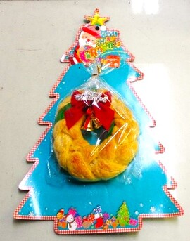 パンで作ったリースの写真