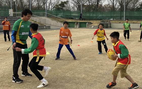 画像　タグラグビーを通じた国際交流活動の様子