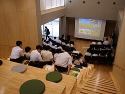 見学中