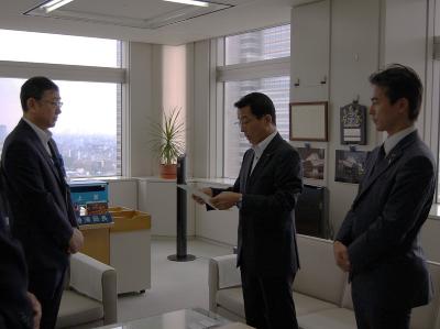 画像　要請文の提出
