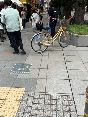 平和通り確認及び移動する様子