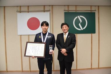 大村 陽祐さんに市民スポーツ優秀賞を授与の画像