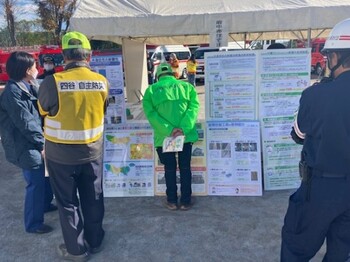 画像　総合防災訓練での啓発の様子