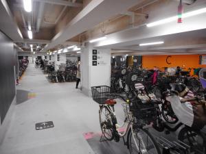 画像府中駅南自転車駐車場　場内