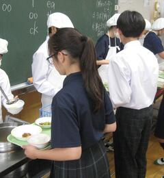 配膳の様子