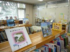 画像　西府図書館